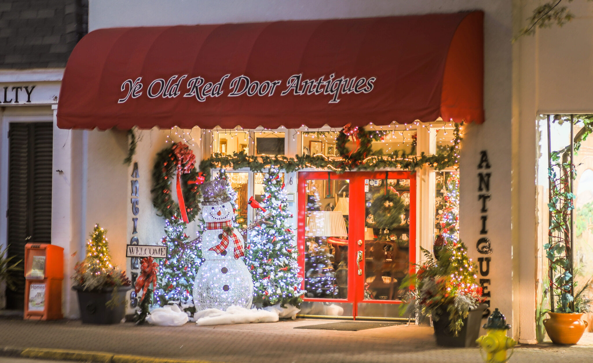 LaGrange Holiday Shopping Guide for Everyone on Your List