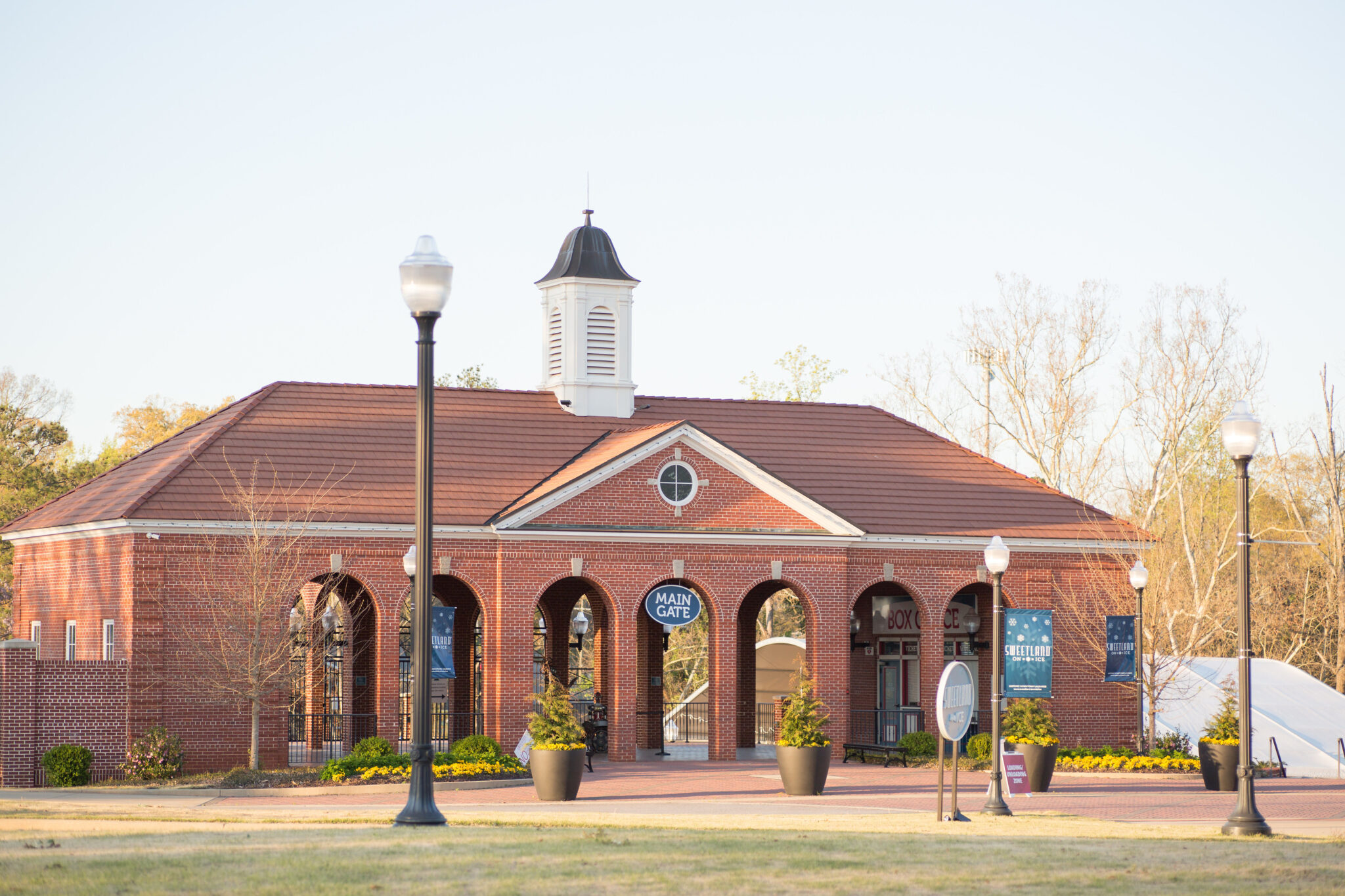 Sweetland-Amphitheatre-entry-music