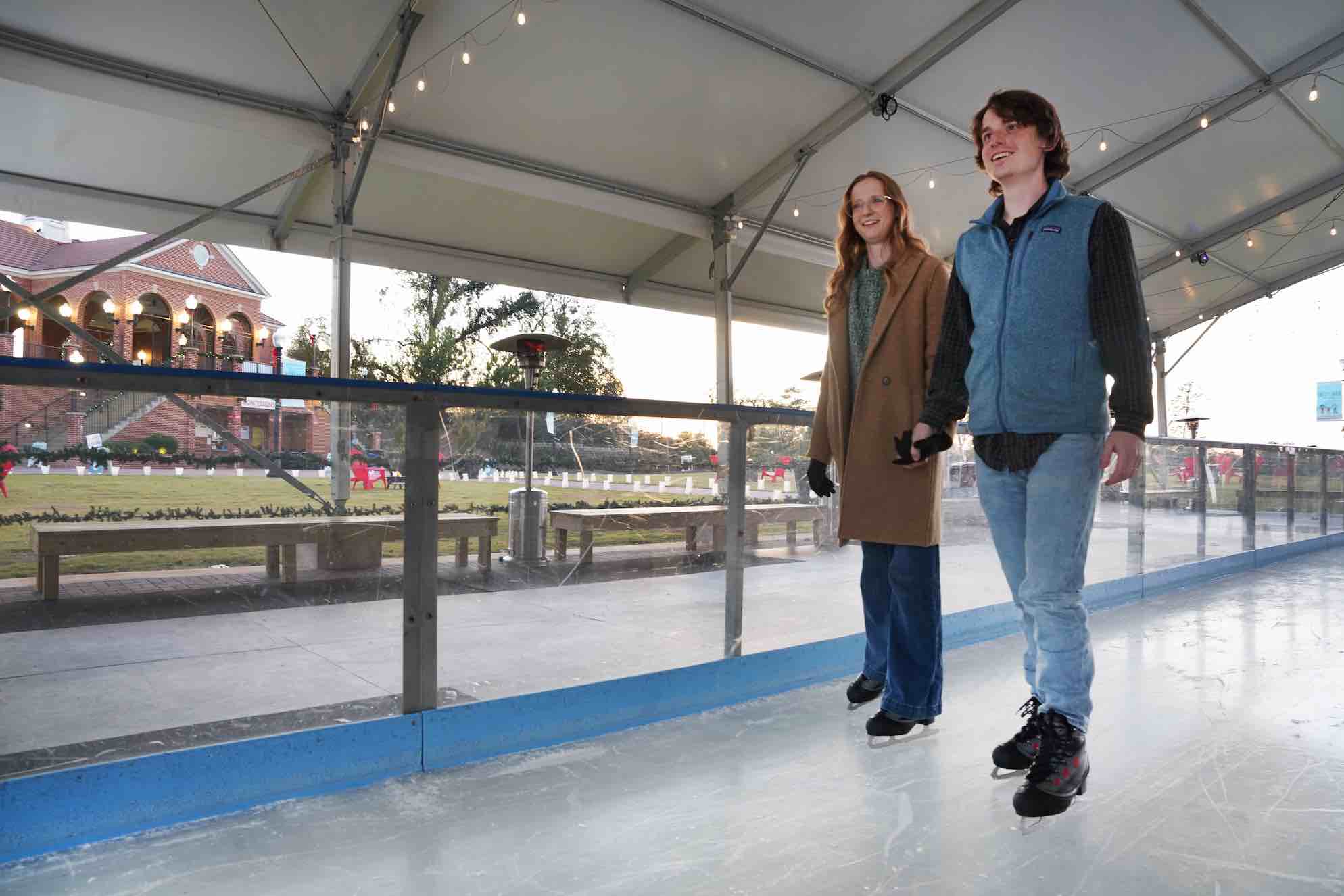 couple-ice-skating-visit-lagrange