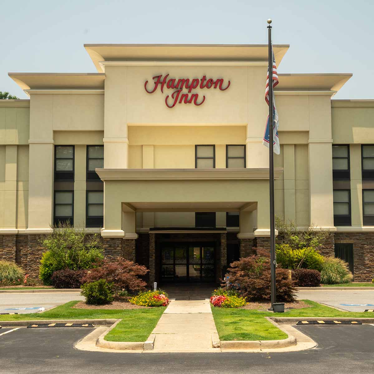 hampton-inn-lagrange-1x1-visit-lagrange