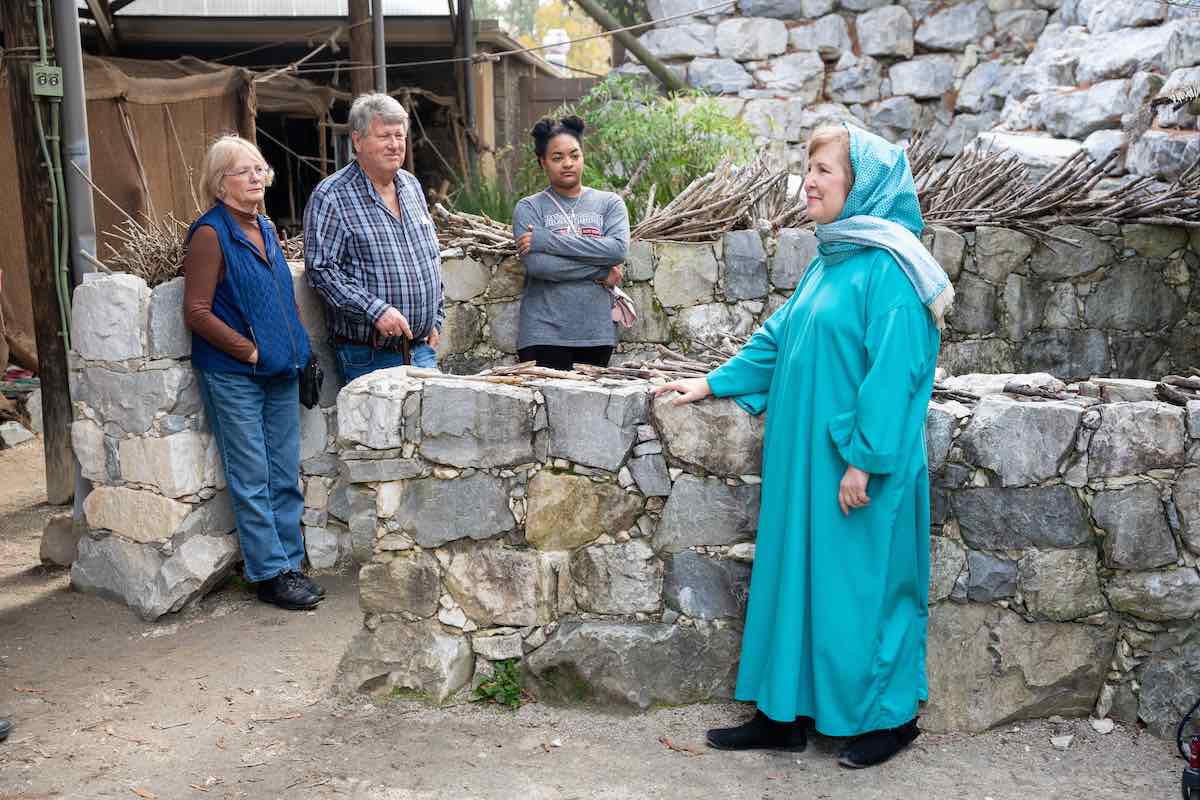 manger-tour-replica-garden-biblical-history-center-visit-lagrange