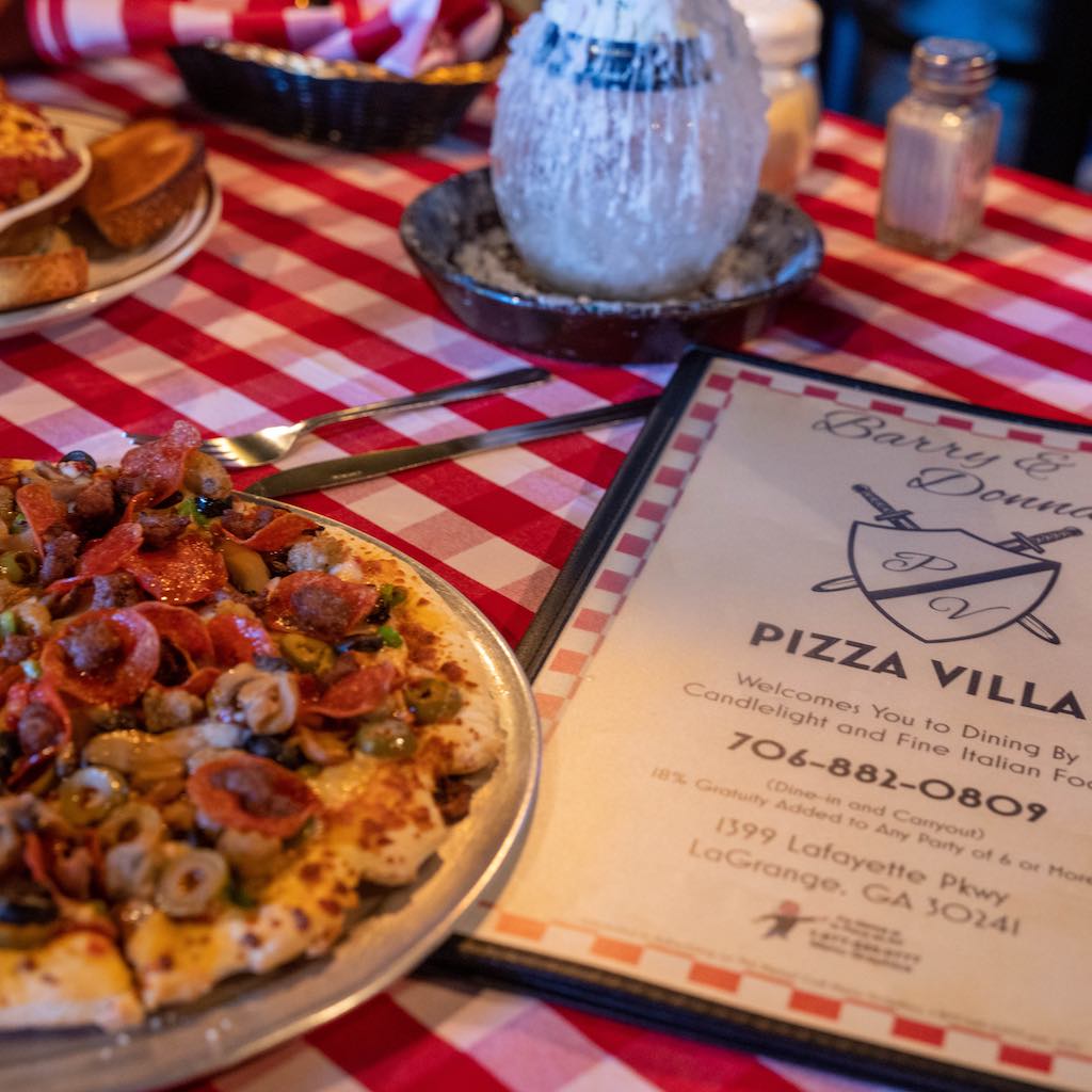 the-villa-1x1-menu-and-pizza